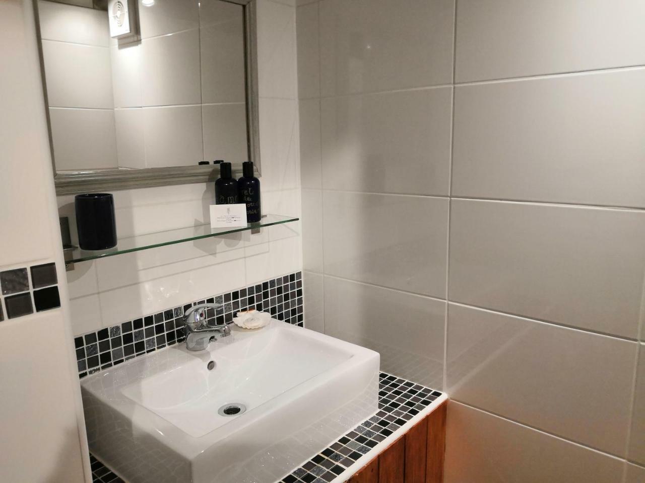 Le Petit Chateau Ginoles 部屋 写真